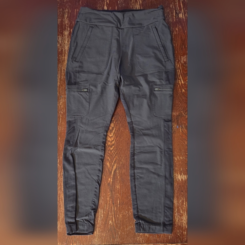 Athleta Hybrid Cargo Pants Size 14 Charcoal Color